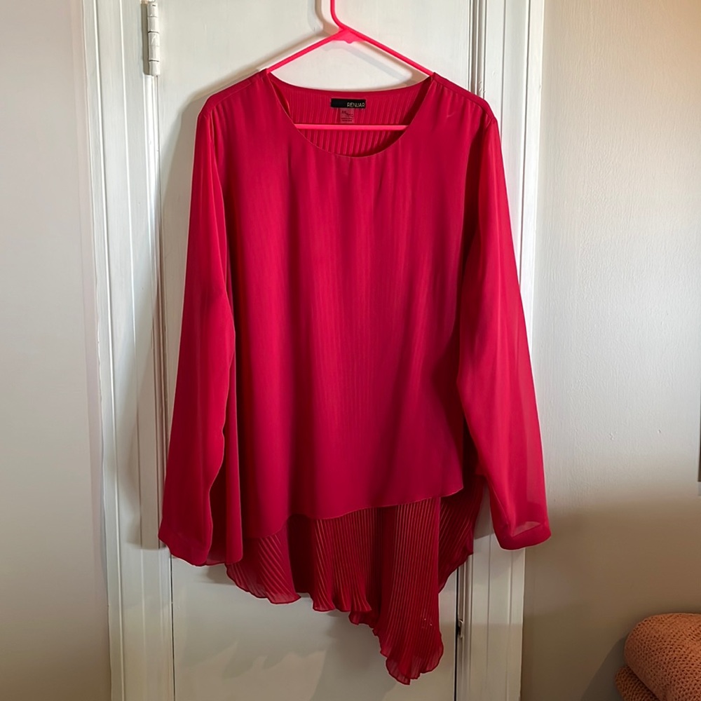Renuar Tunic with crinkle fabric under layer